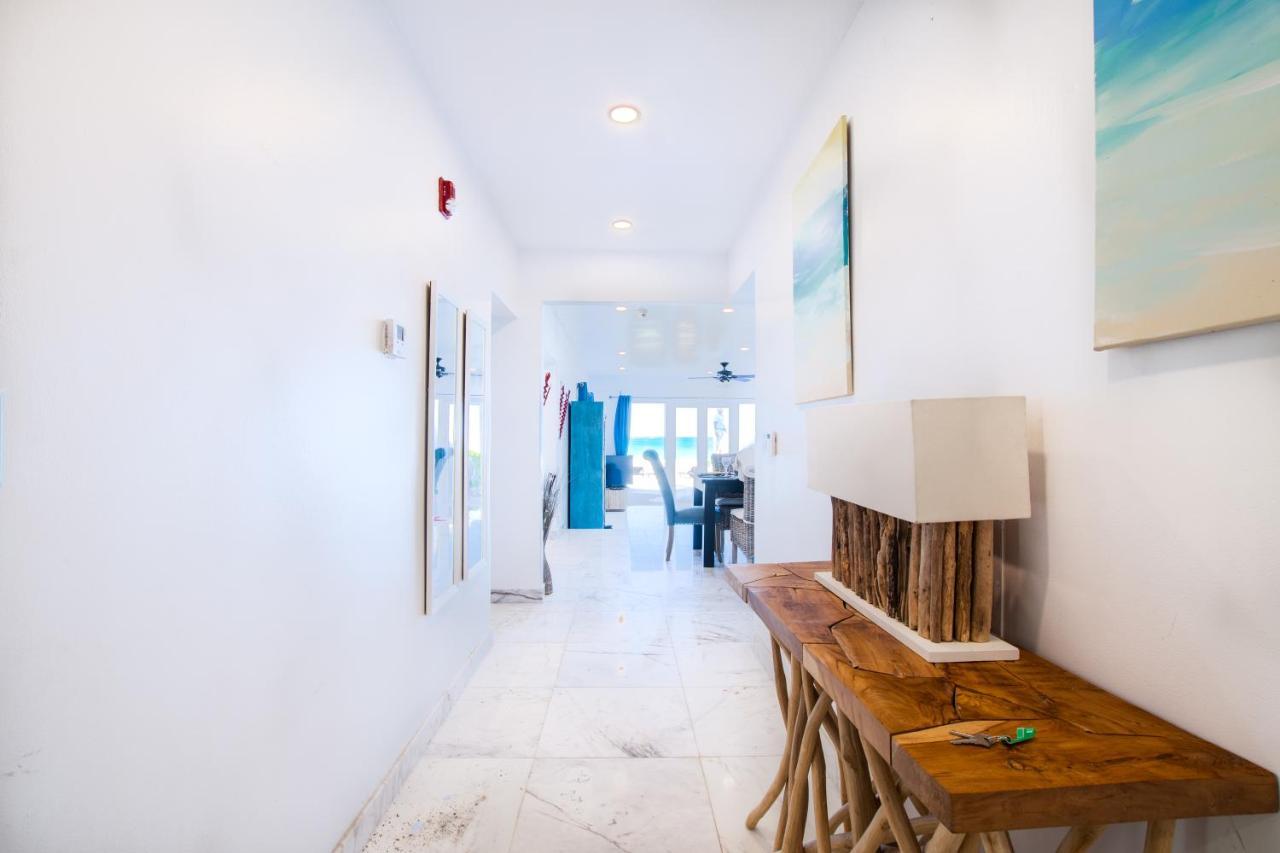 Caprice 9 - Oceanfront Villa - Gated Community With Pool Νασάου Εξωτερικό φωτογραφία
