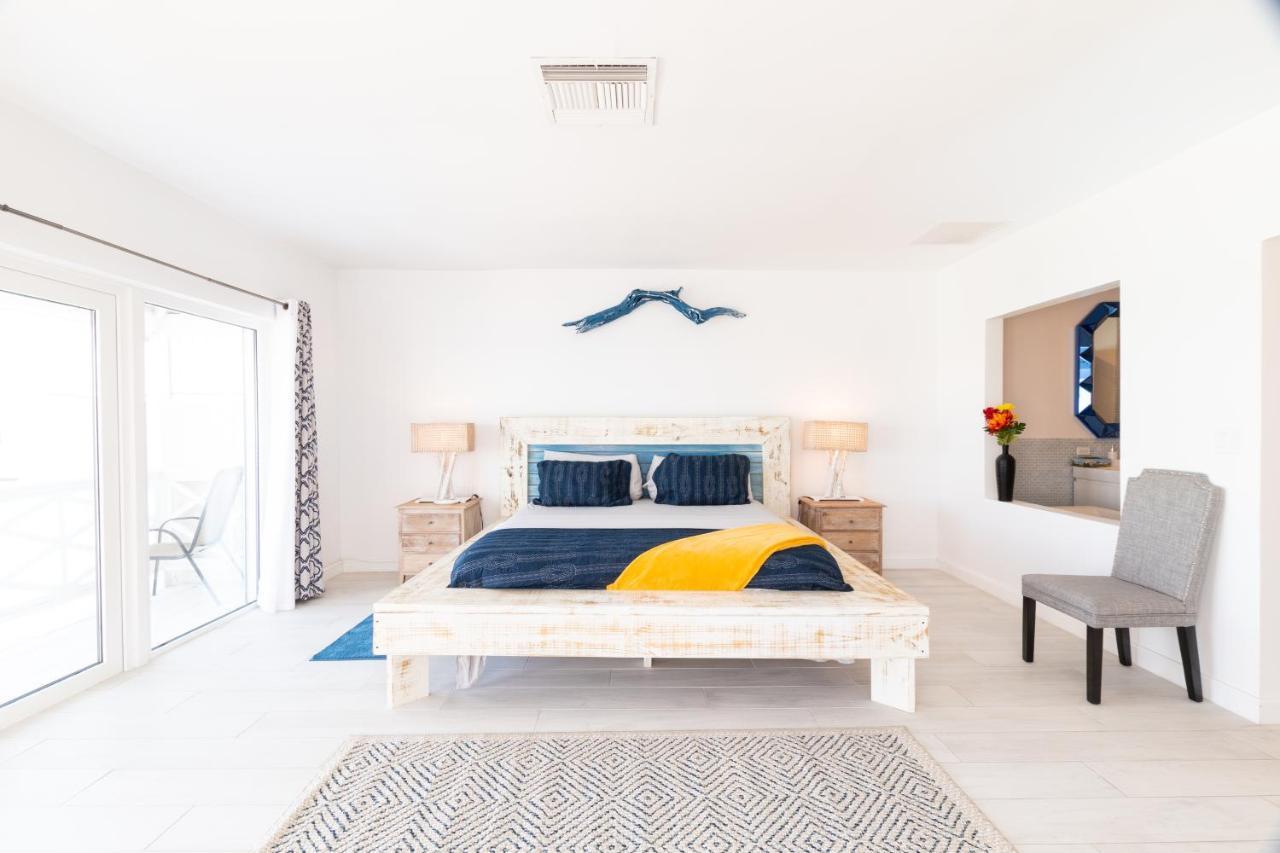 Caprice 9 - Oceanfront Villa - Gated Community With Pool Νασάου Εξωτερικό φωτογραφία